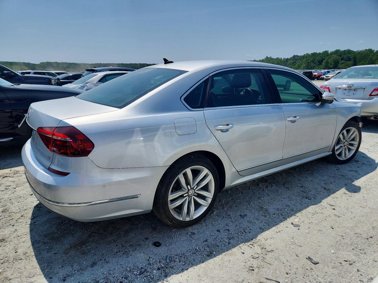 2017 VOLKSWAGEN PASSAT SEL PREMIUM — снимка 3