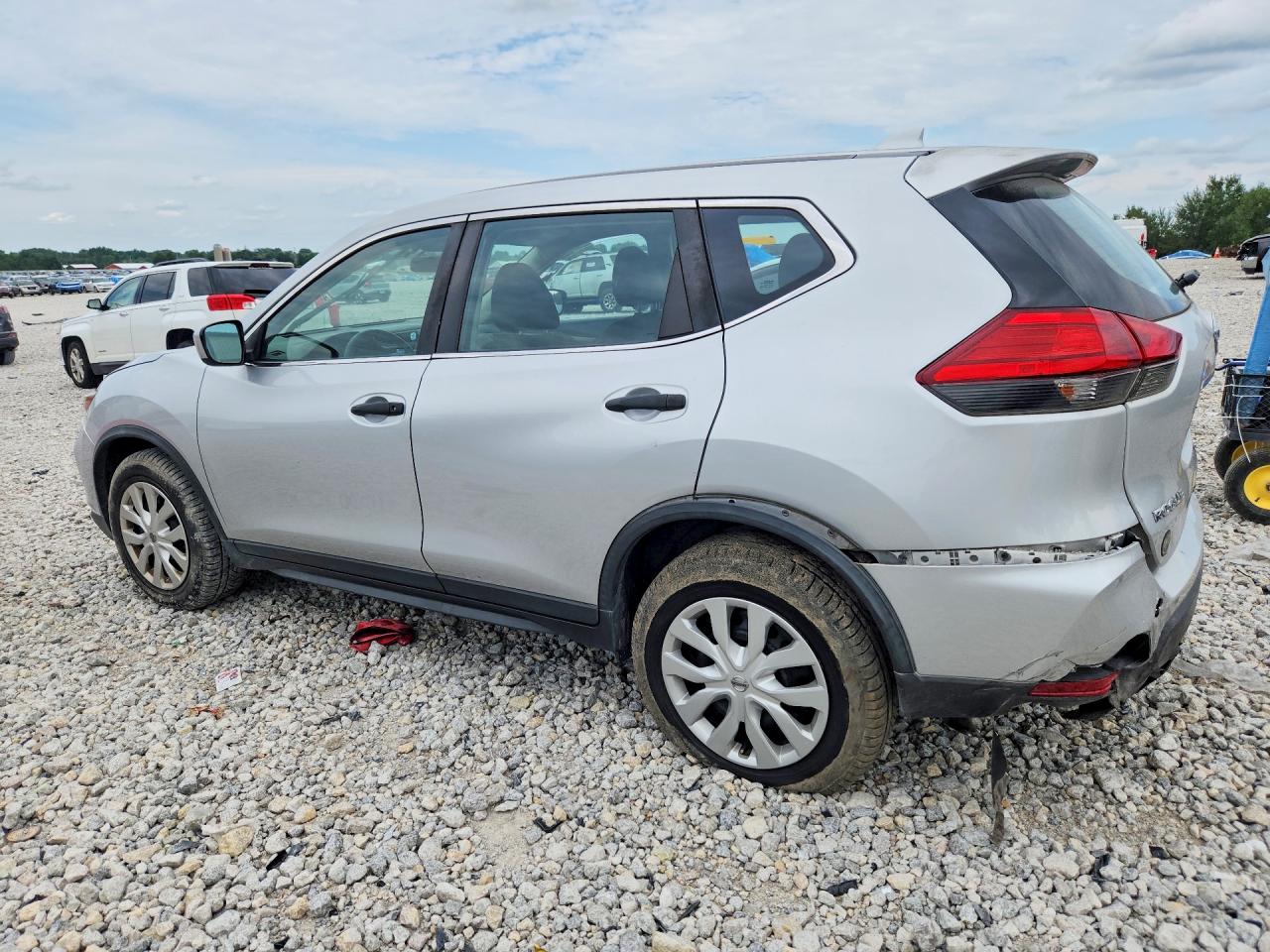 2017 NISSAN ROGUE S — снимка 2