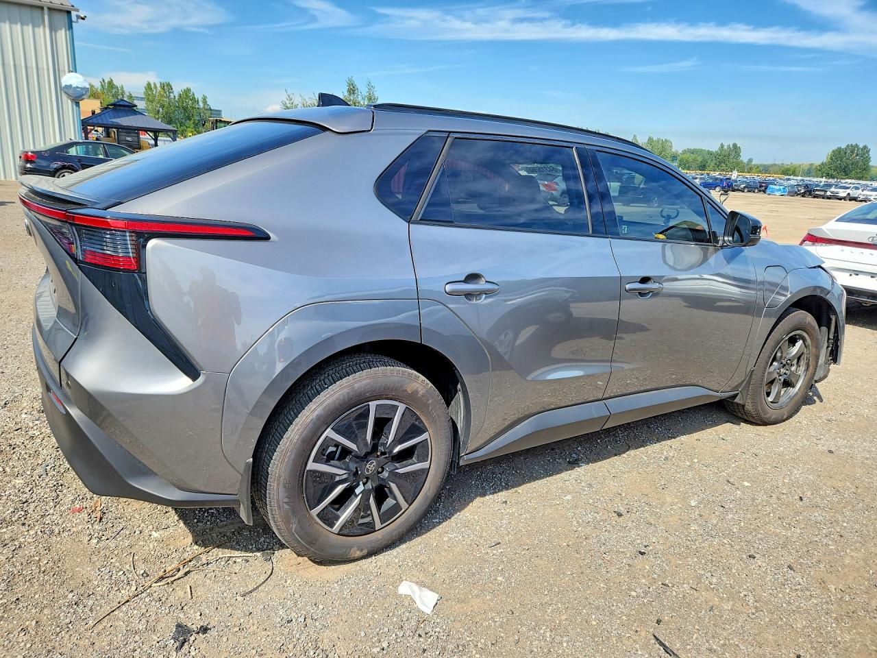2026 TOYOTA BZ XLE — снимка 3