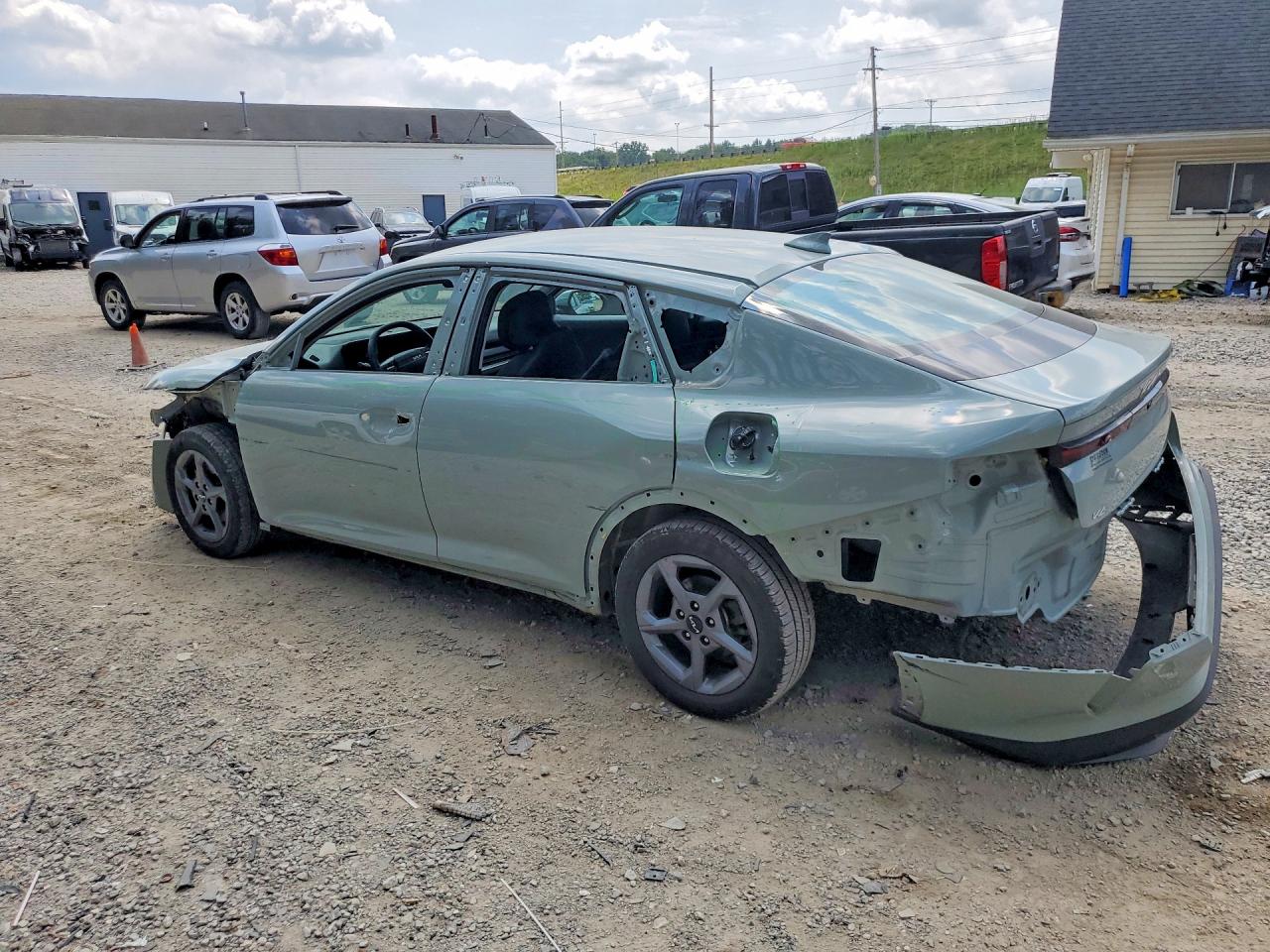 2025 KIA K4 LXS — снимка 2