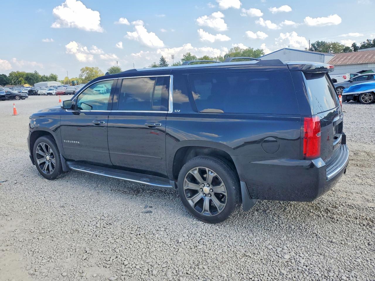 2016 CHEVROLET SUBURBAN K1500 LTZ — снимка 2