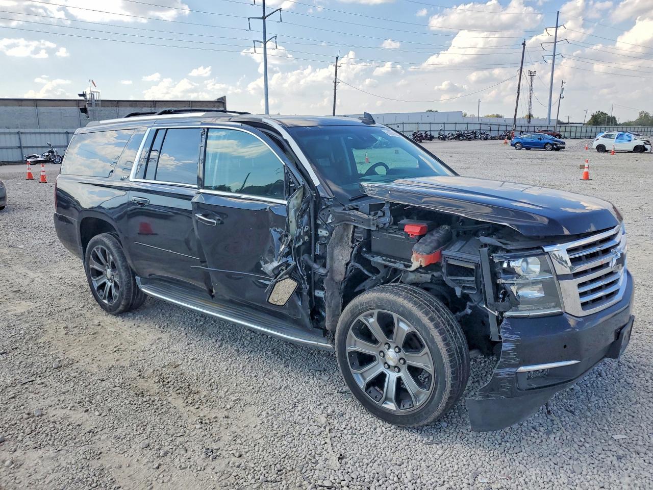 2016 CHEVROLET SUBURBAN K1500 LTZ — снимка 4