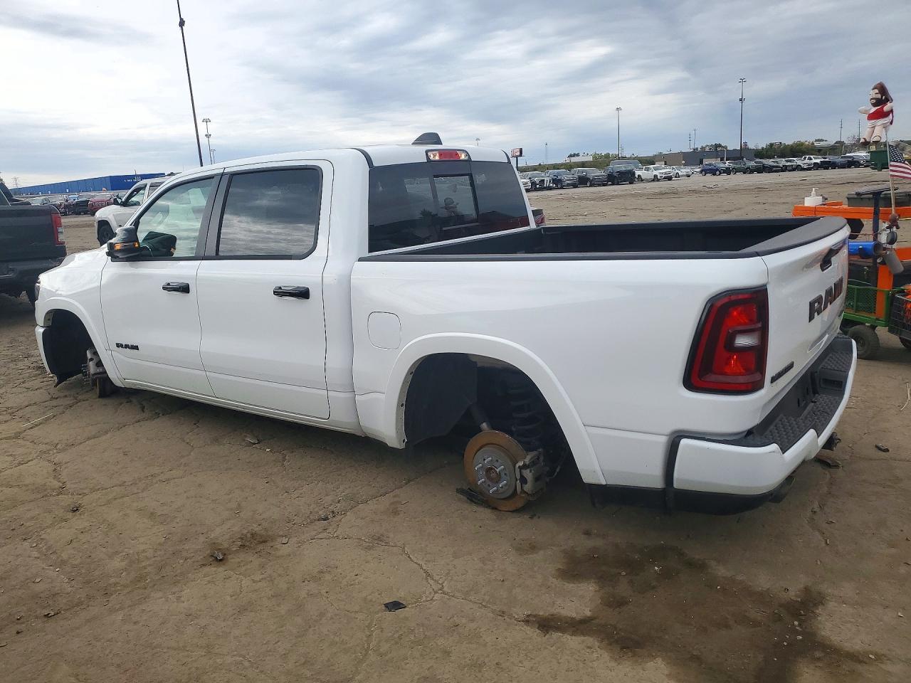2026 RAM 1500 LARAMIE — снимка 2