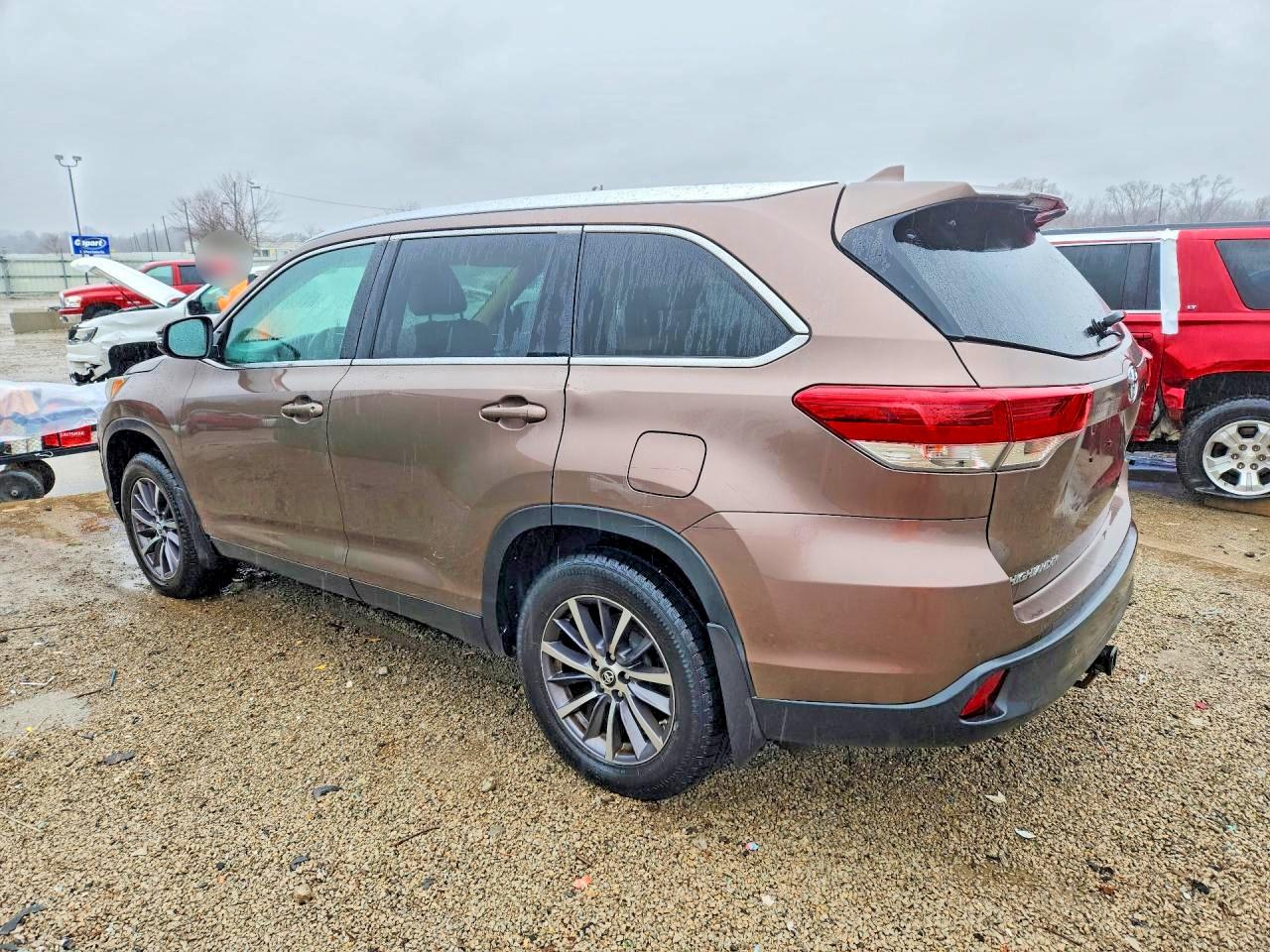 2019 TOYOTA HIGHLANDER XLE — снимка 2