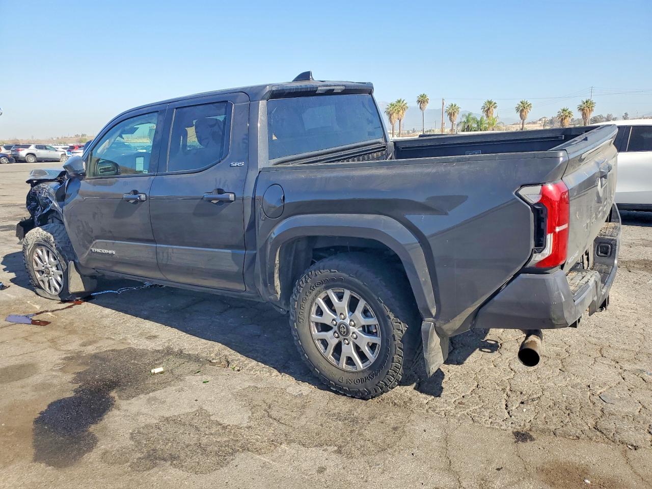 2025 TOYOTA TACOMA SR5 — снимка 2