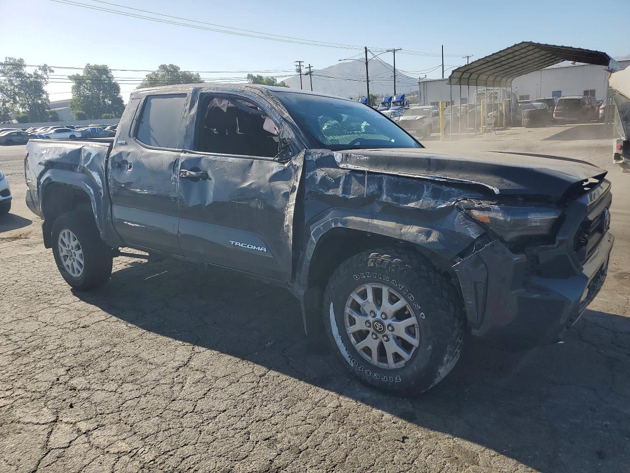 2025 TOYOTA TACOMA SR5 — снимка 4