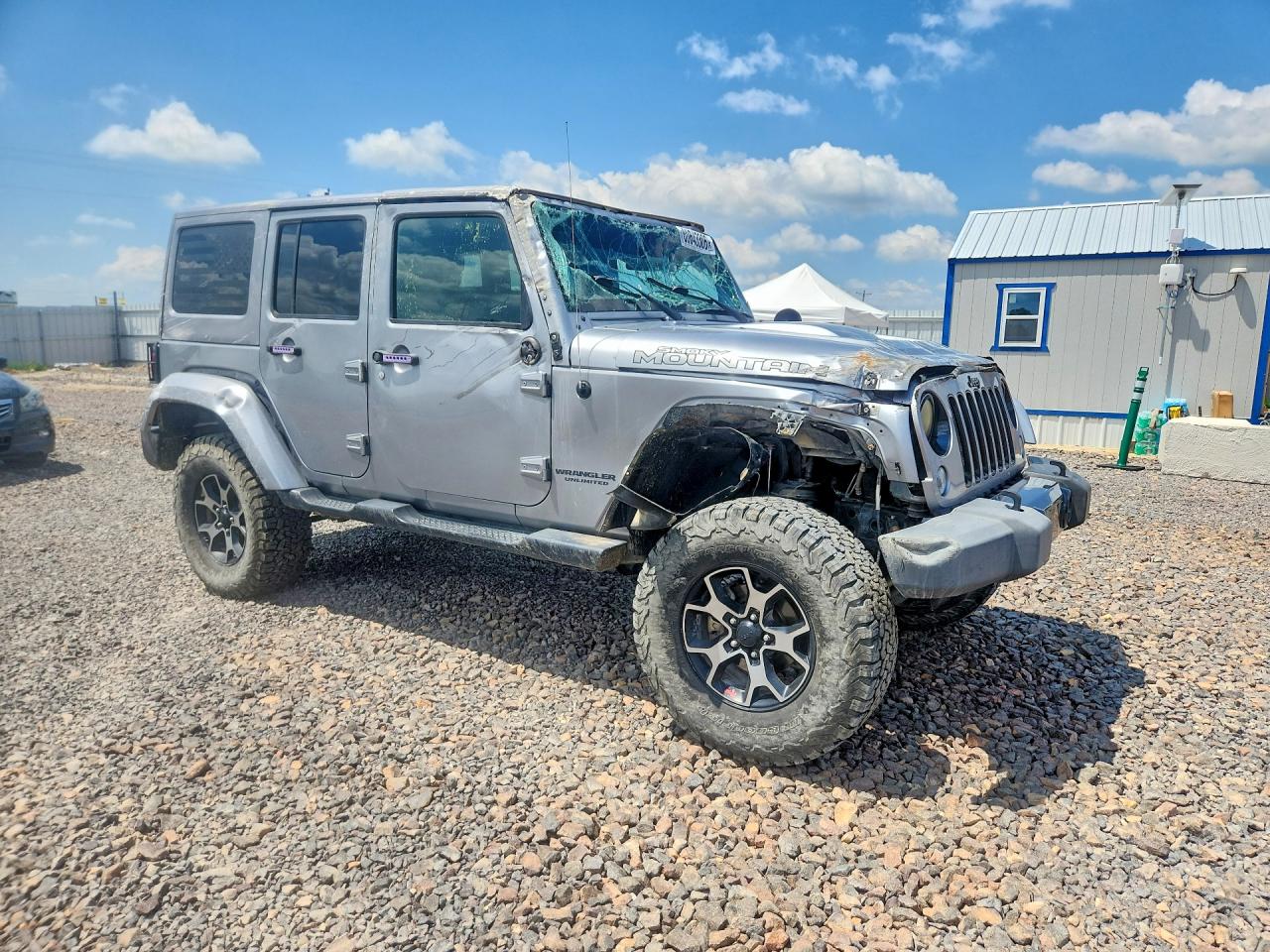 2017 JEEP WRANGLER UNLIMITED SAHARA — снимка 4