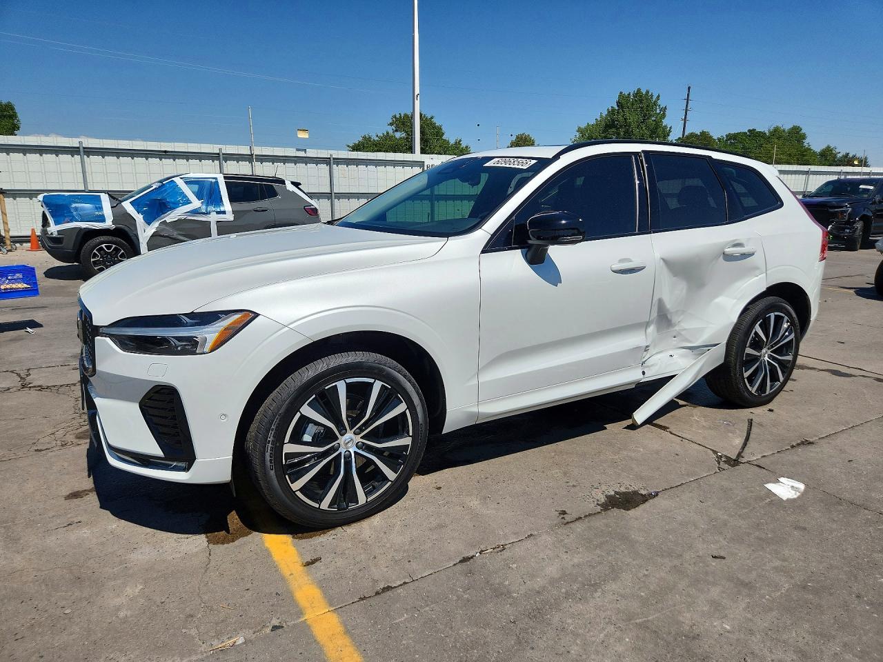 2025 VOLVO XC60 PLUS