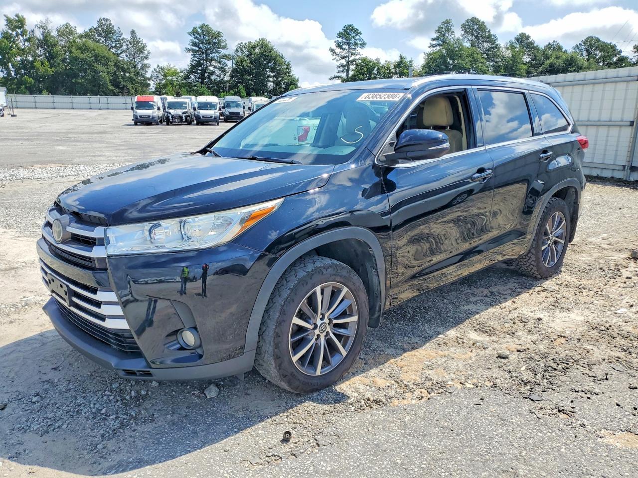 2018 TOYOTA HIGHLANDER XLE