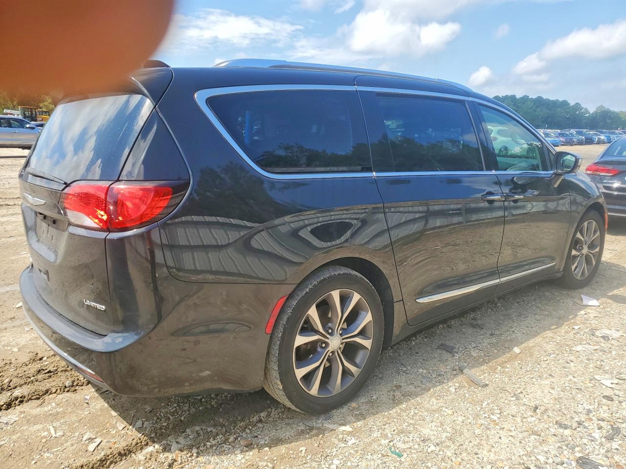 2017 CHRYSLER PACIFICA LIMITED — снимка 3