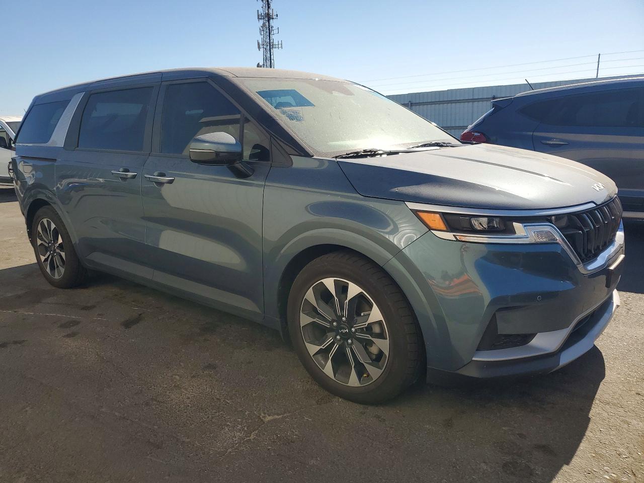 2022 KIA CARNIVAL EX — снимка 4