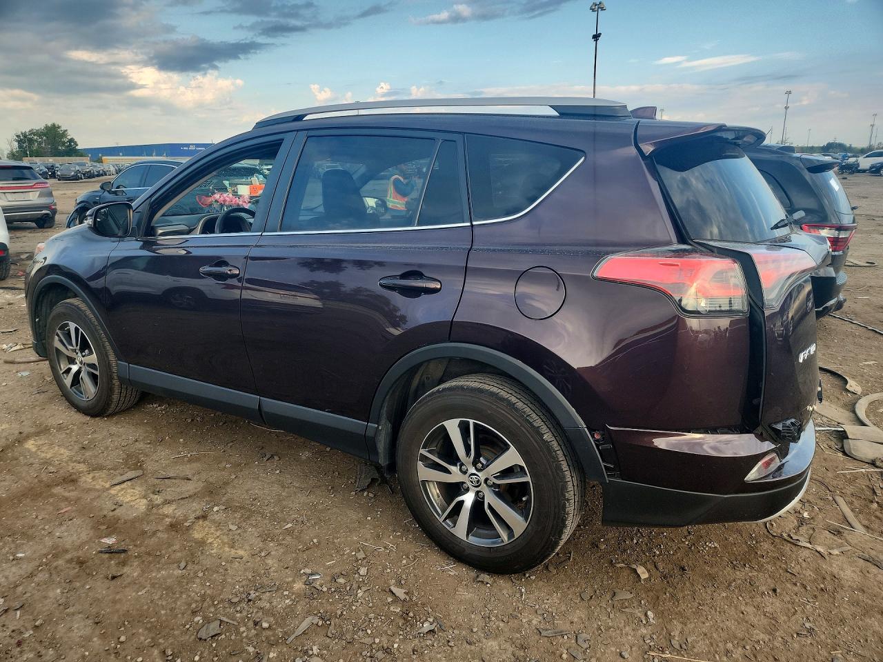 2016 TOYOTA RAV4 XLE — снимка 2