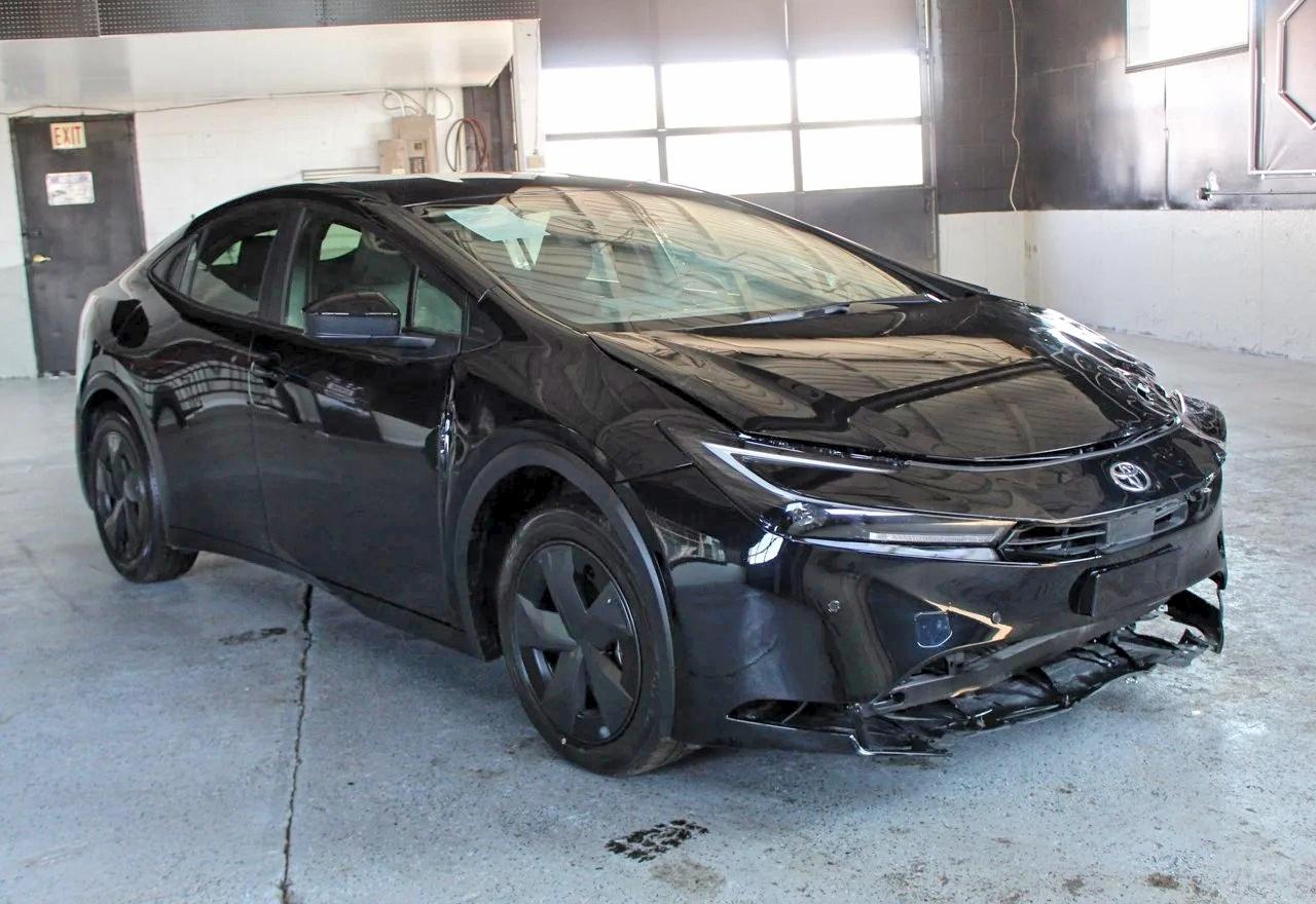 2026 TOYOTA PRIUS LE