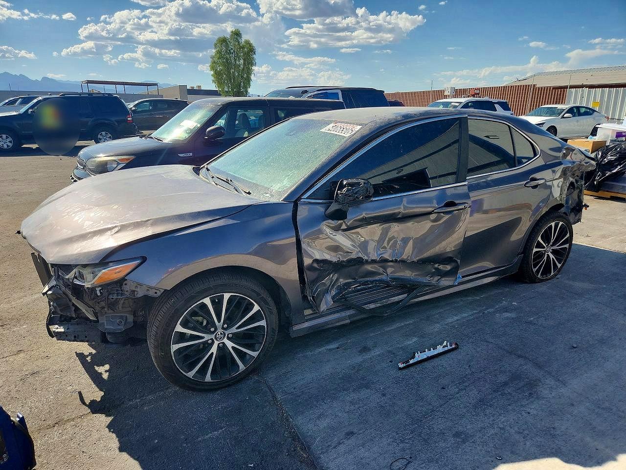 2019 TOYOTA CAMRY SE