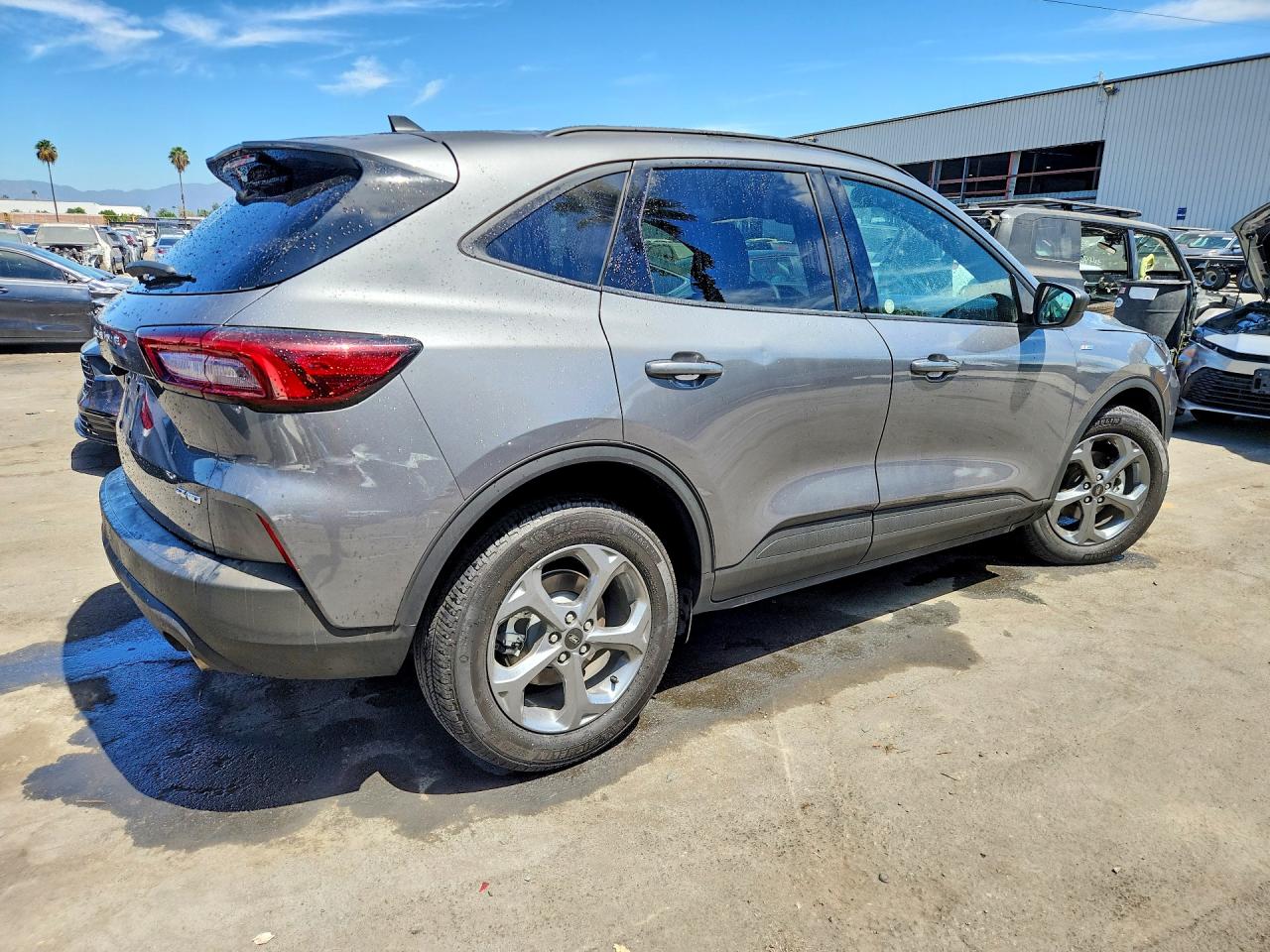 2026 FORD ESCAPE ST LINE — photo 3