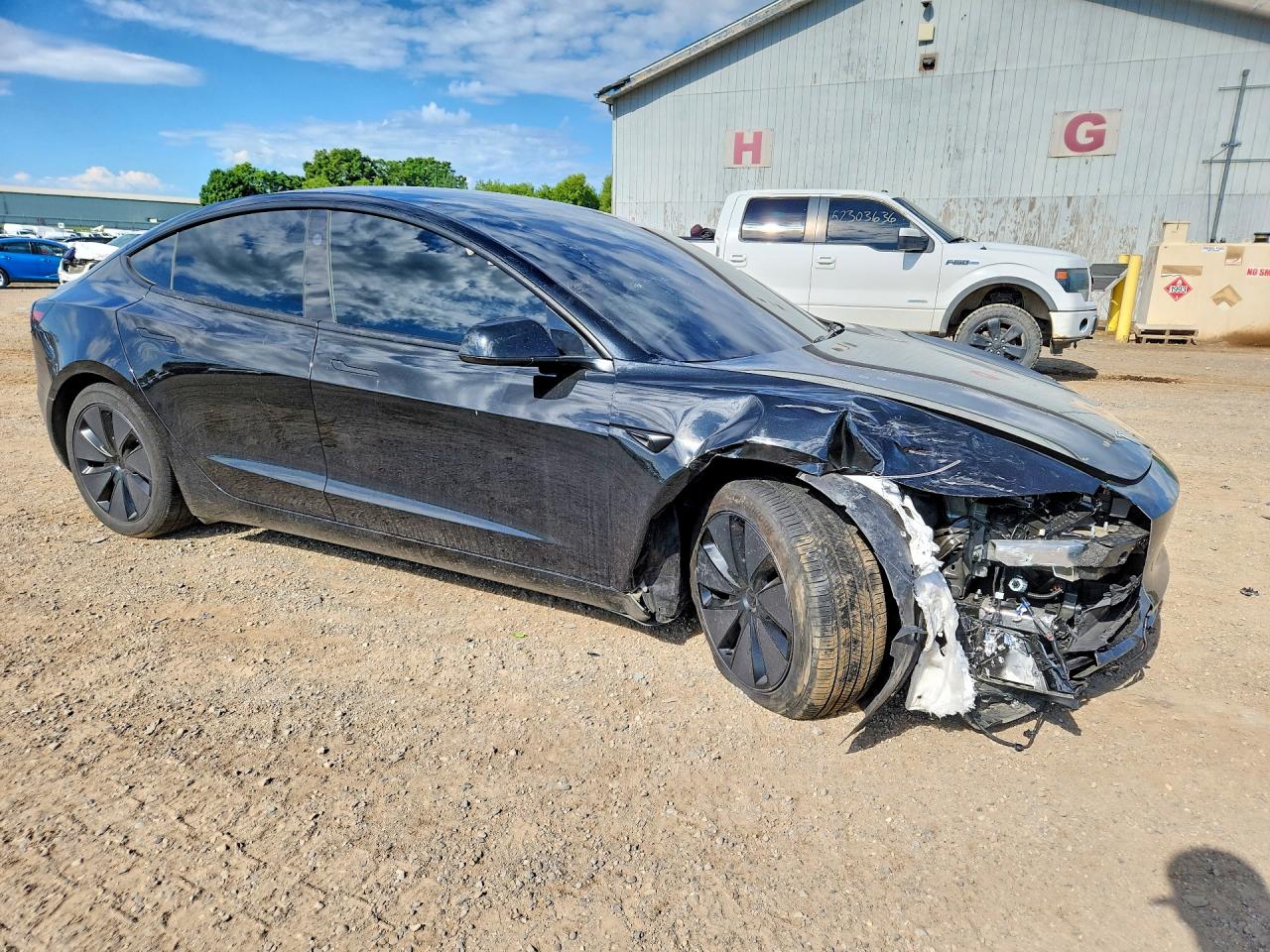 2025 TESLA MODEL 3 — снимка 4