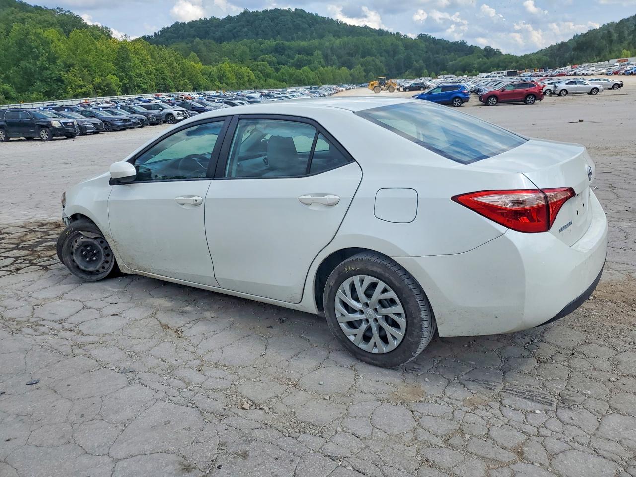 2017 TOYOTA COROLLA LE — снимка 2