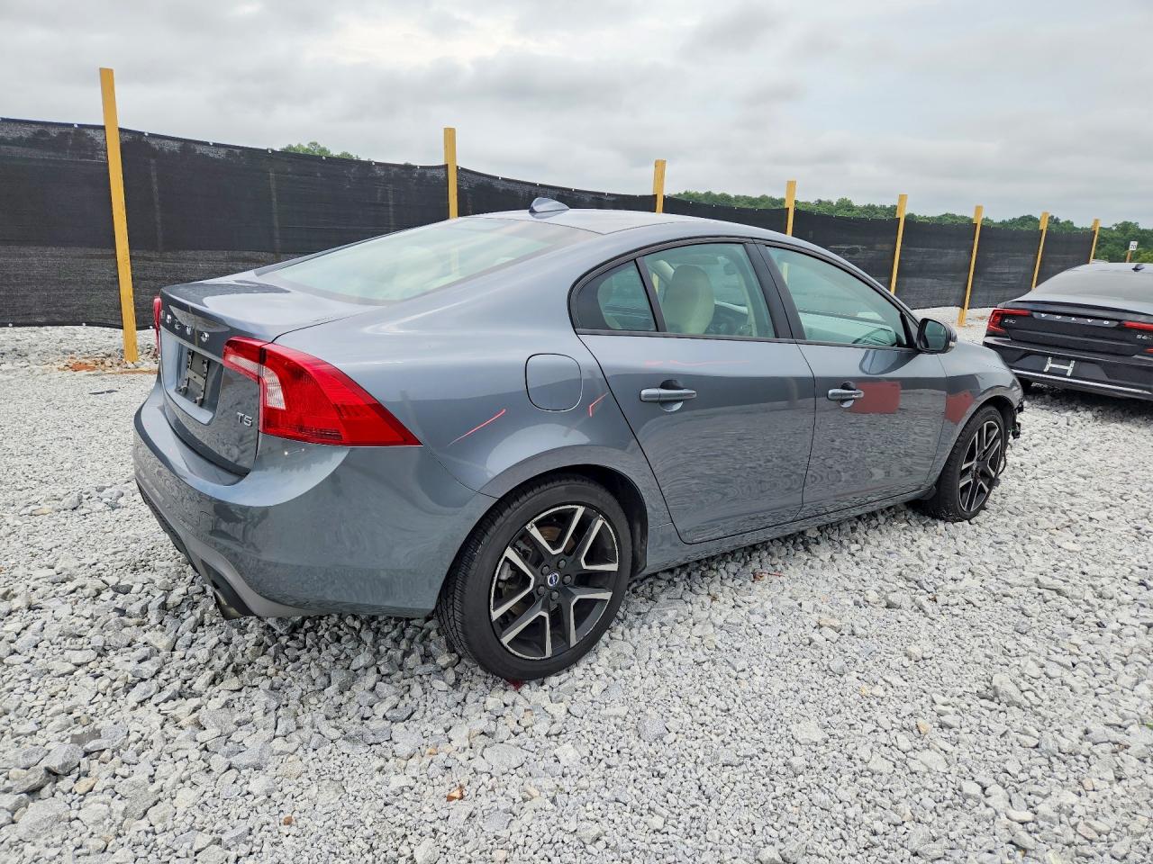 2017 VOLVO S60 — снимка 3