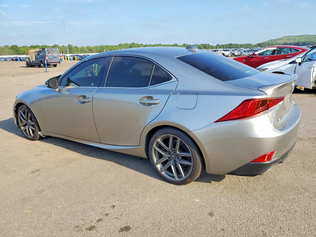 2019 LEXUS IS 300 — снимка 2