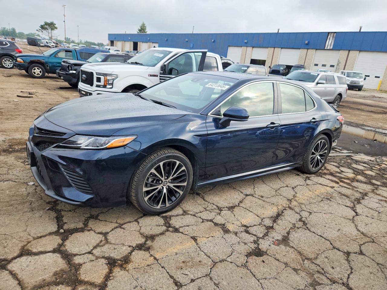 2018 TOYOTA CAMRY SE