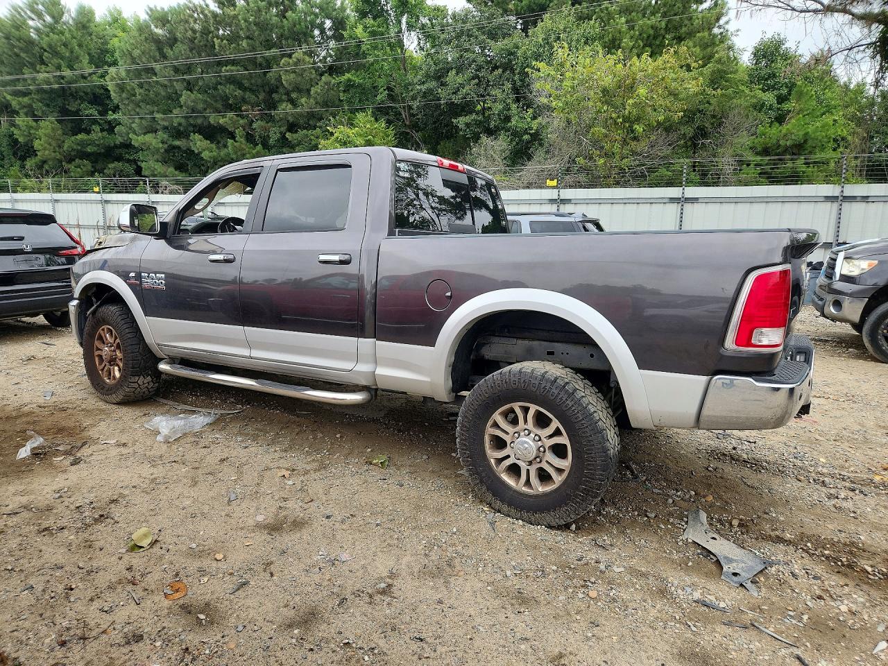 2017 RAM 2500 LARAMIE — снимка 2