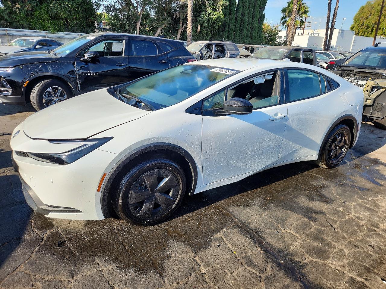 2025 TOYOTA PRIUS LE