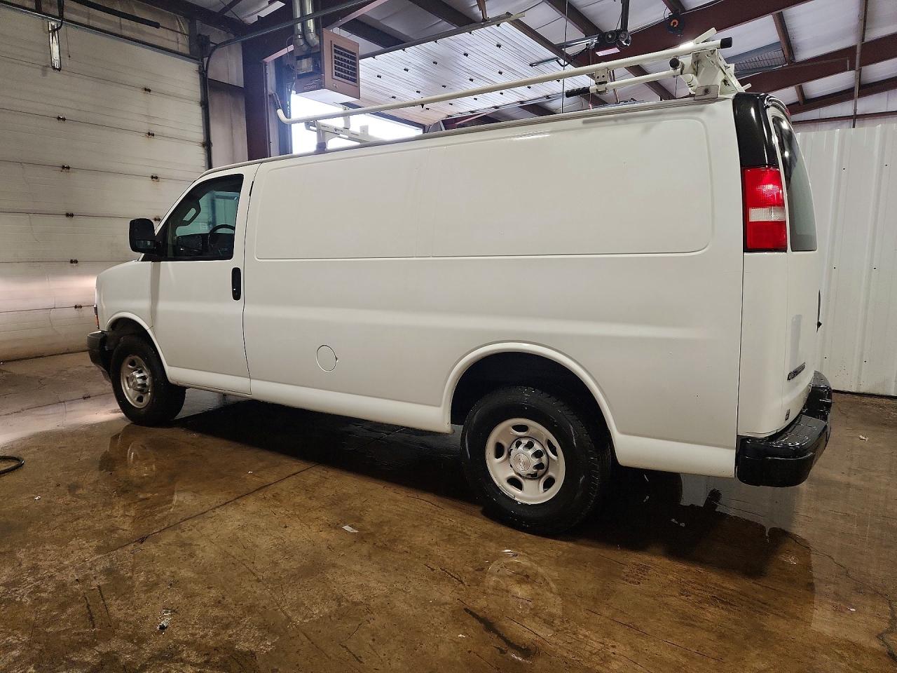 2019 CHEVROLET EXPRESS G2500 — снимка 2