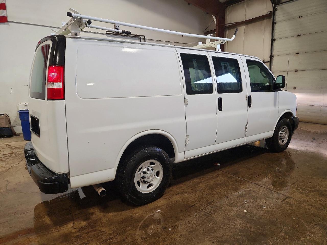 2019 CHEVROLET EXPRESS G2500 — снимка 3