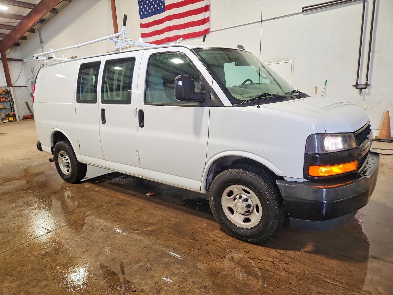 2019 CHEVROLET EXPRESS G2500 — снимка 4
