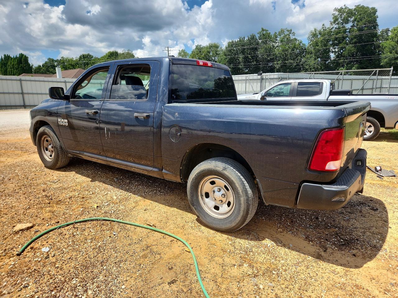 2016 RAM 1500 ST — снимка 2