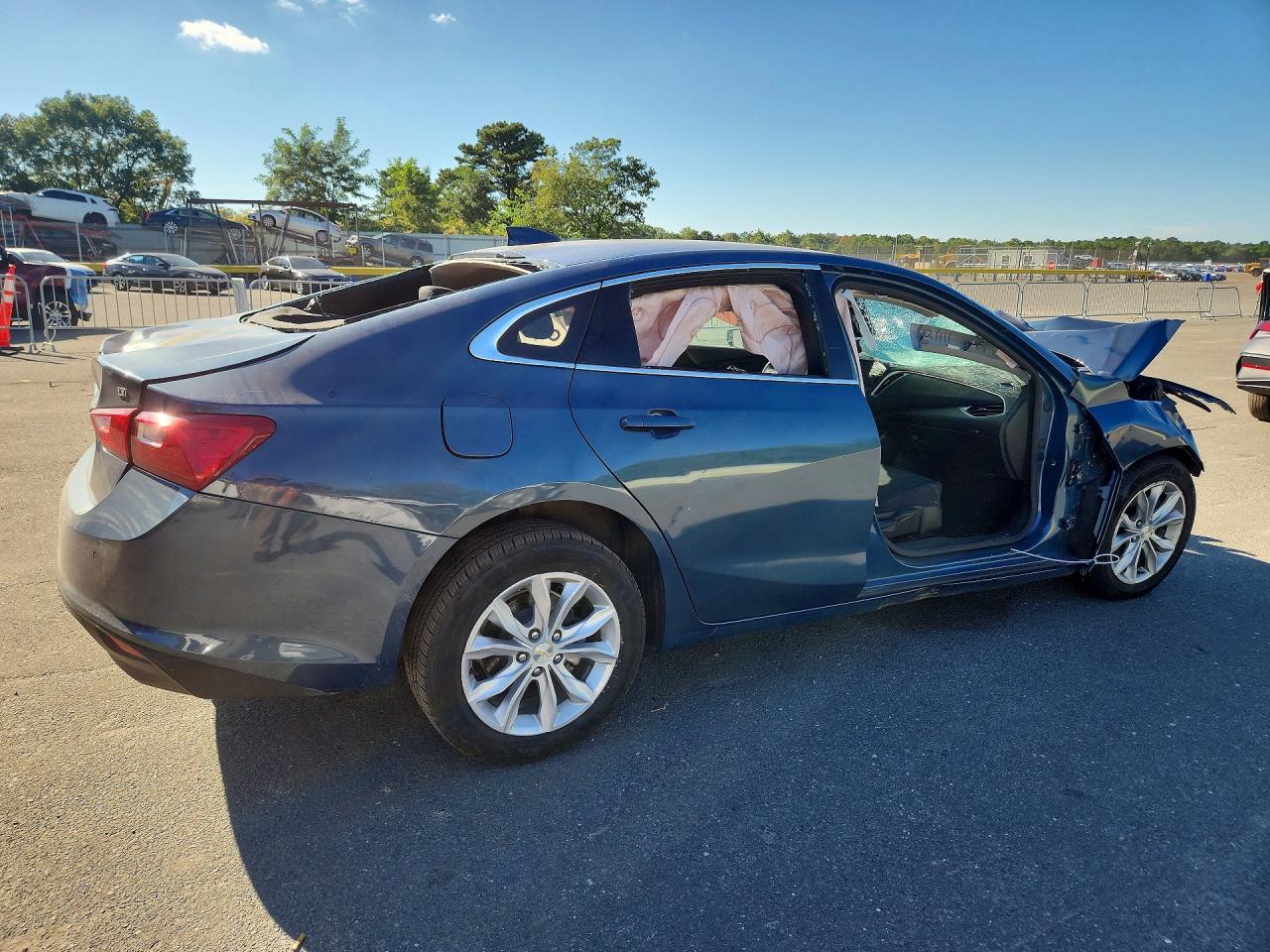 2025 CHEVROLET MALIBU LT — photo 3