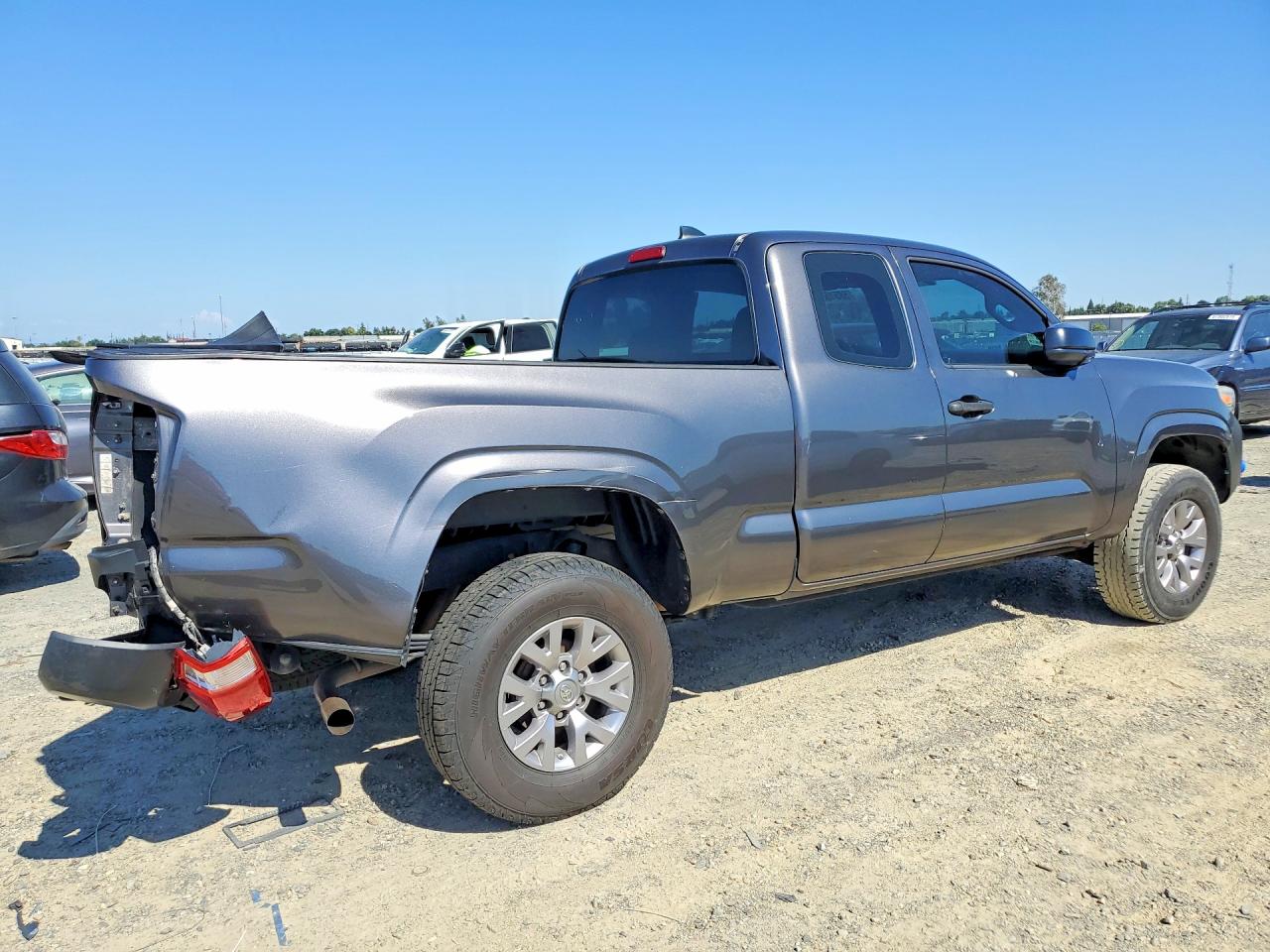 2017 TOYOTA TACOMA SR — снимка 3