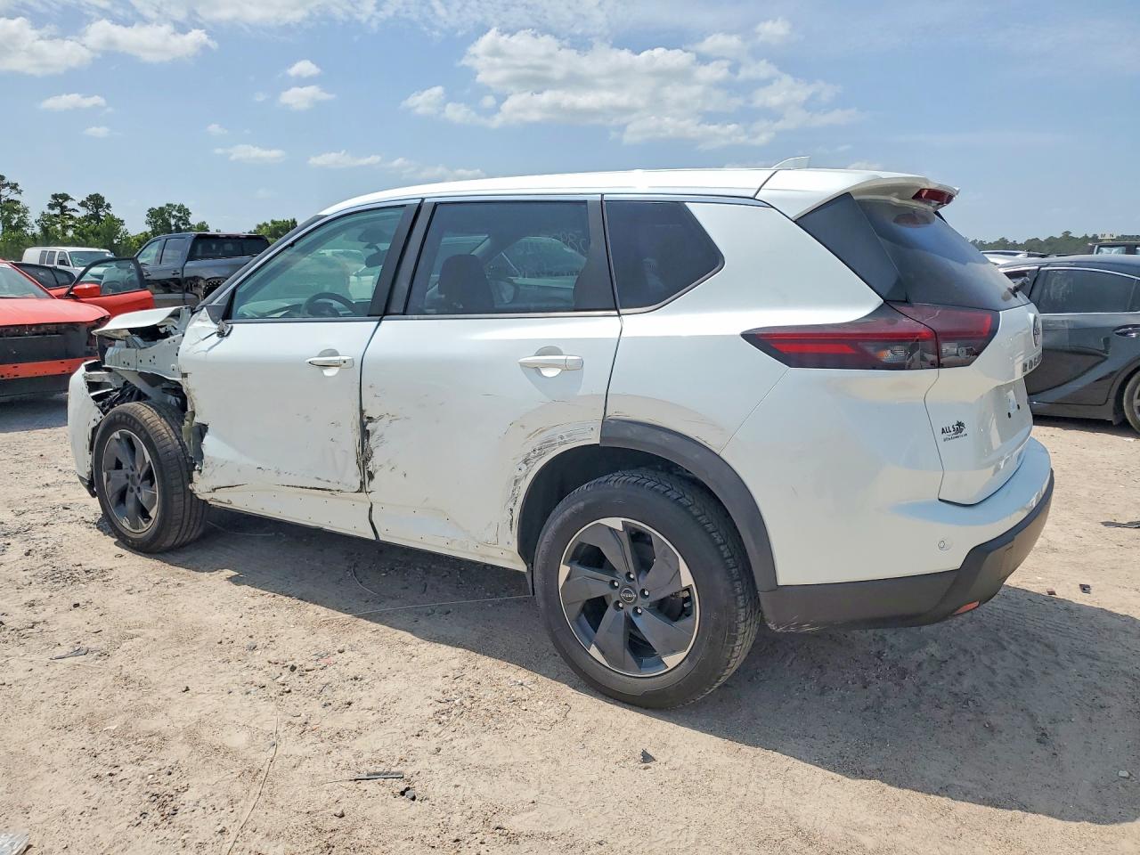 2025 NISSAN ROGUE SV — снимка 2