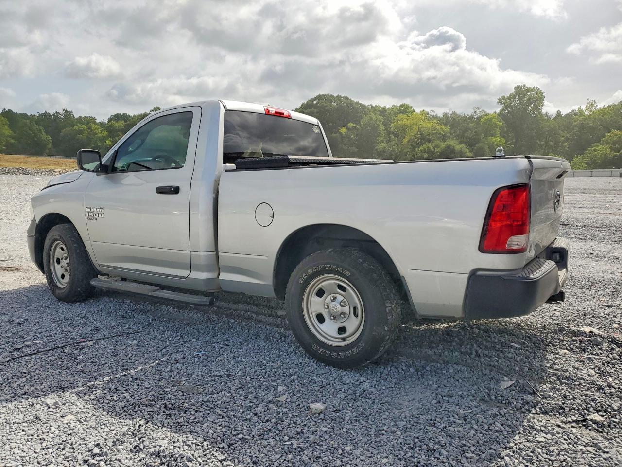 2019 RAM 1500 CLASSIC TRADESMAN — снимка 2