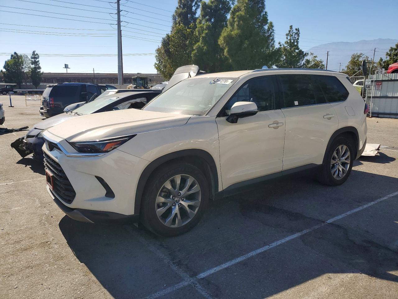 2024 TOYOTA GRAND HIGHLANDER LIMITED