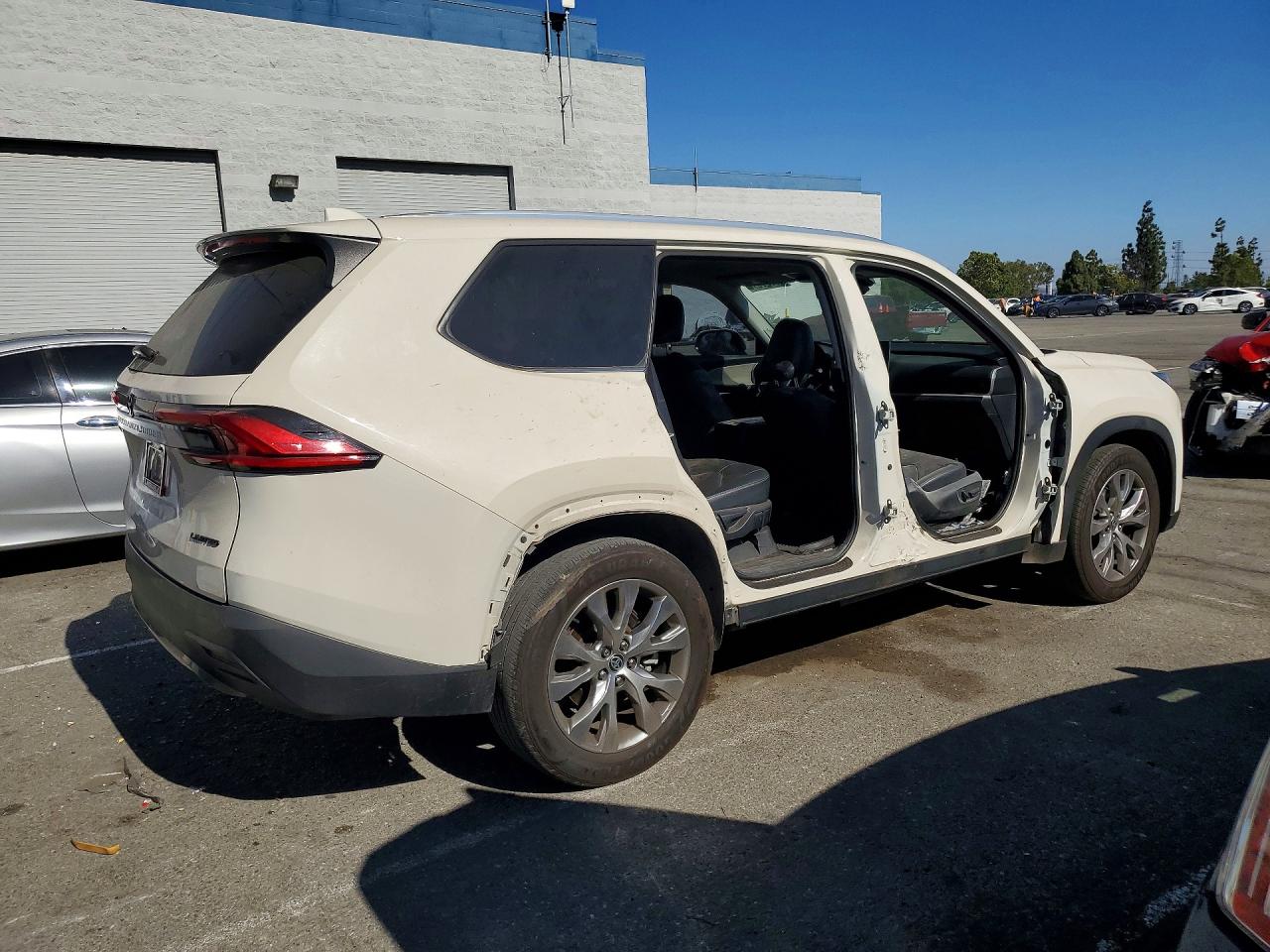 2024 TOYOTA GRAND HIGHLANDER LIMITED — снимка 3