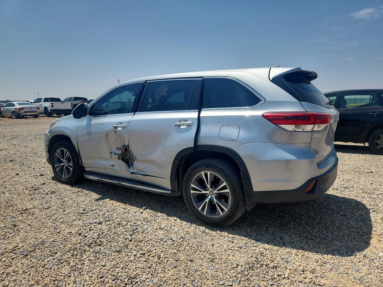2018 TOYOTA HIGHLANDER LE PLUS — снимка 2