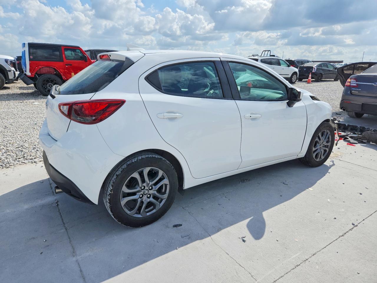 2020 TOYOTA YARIS HATCHBACK LE — снимка 3