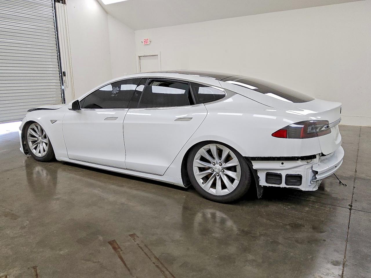 2016 TESLA MODEL S — снимка 2