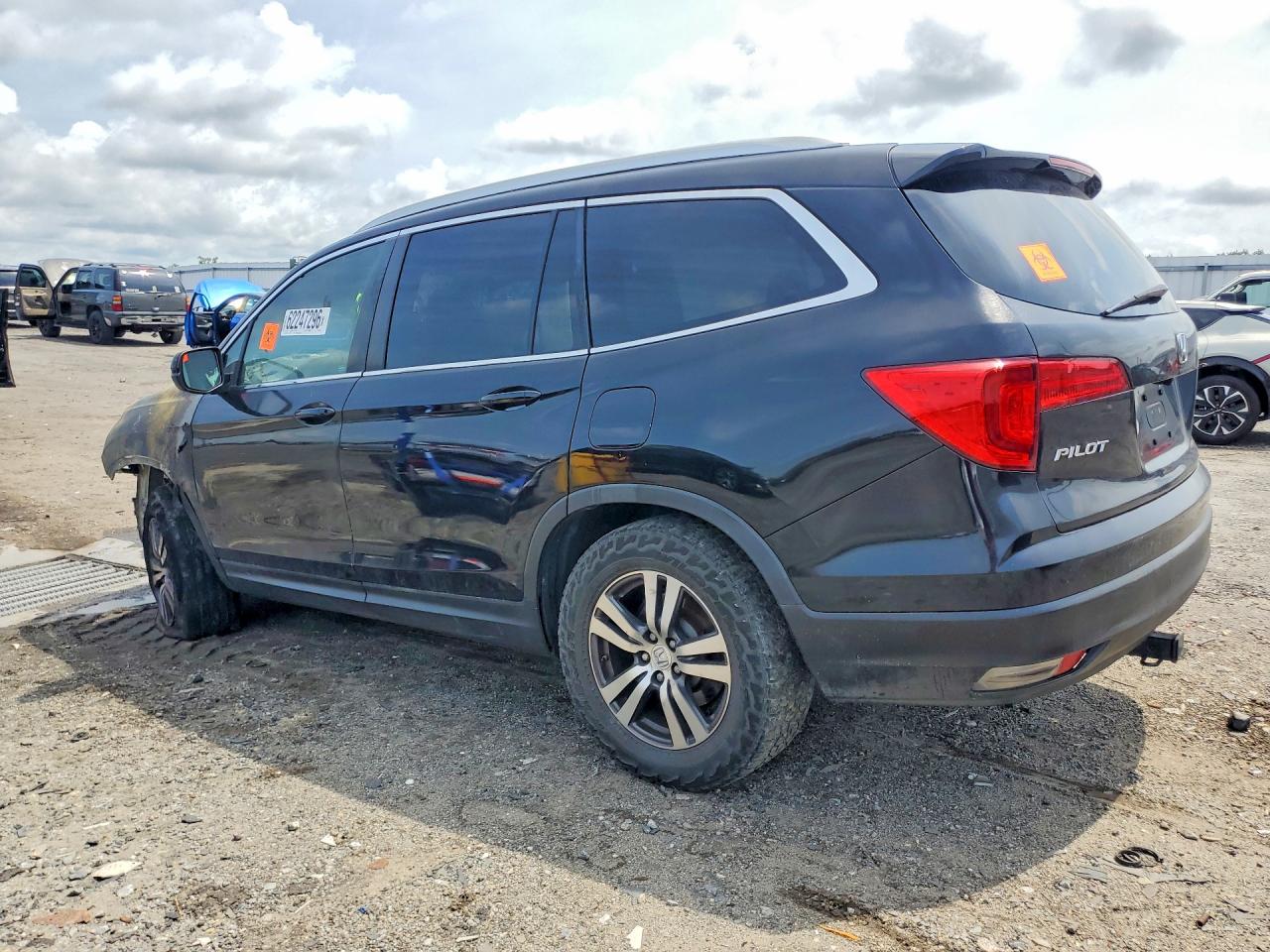 2016 HONDA PILOT EXL — снимка 2