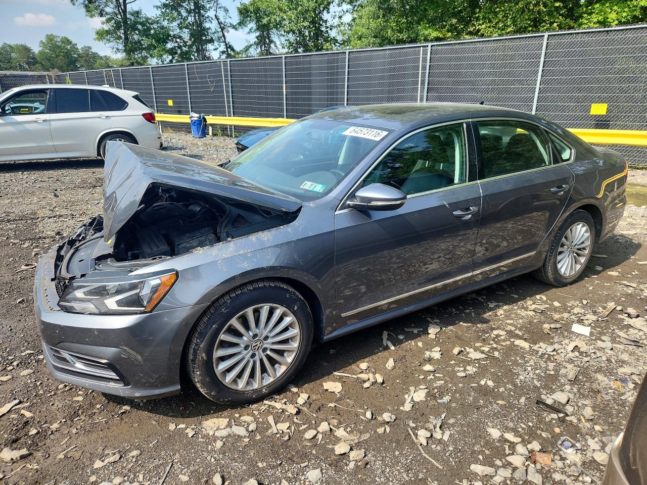 2017 VOLKSWAGEN PASSAT SE