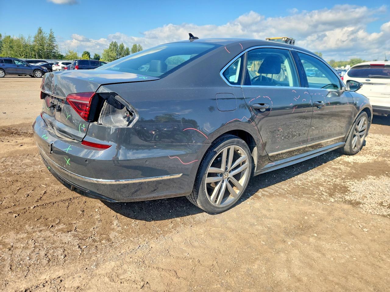 2017 VOLKSWAGEN PASSAT HIGHLINE W/ R-LINE — снимка 3