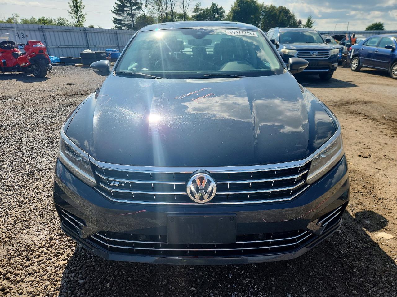 2017 VOLKSWAGEN PASSAT HIGHLINE W/ R-LINE — снимка 5