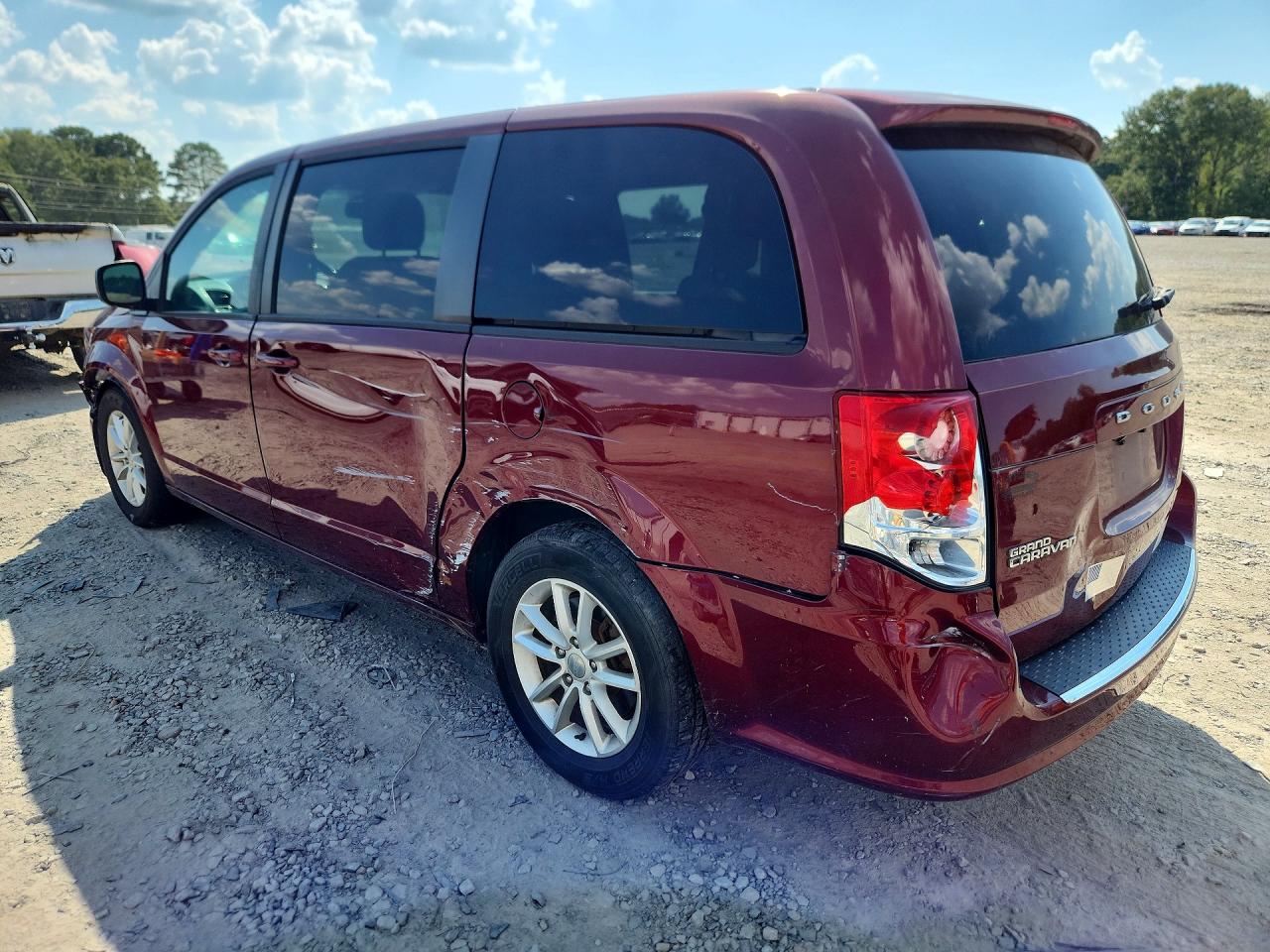 2020 DODGE GRAND CARAVAN SE — photo 2