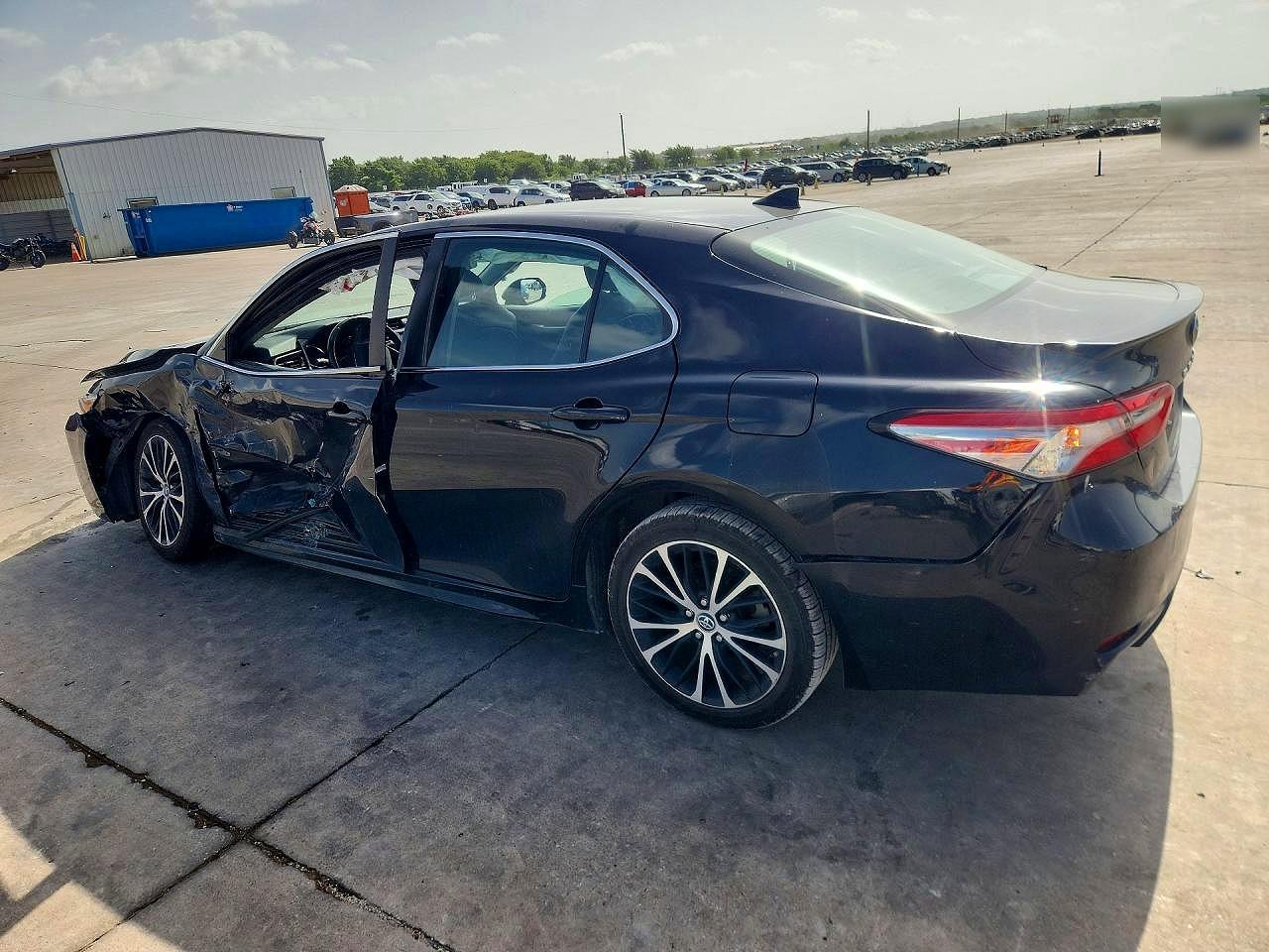 2019 TOYOTA CAMRY SE — снимка 2