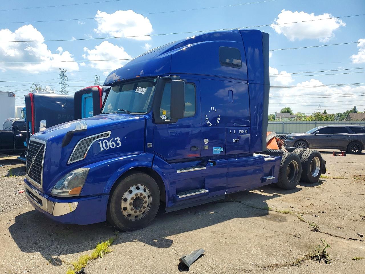 2016 VOLVO VNL