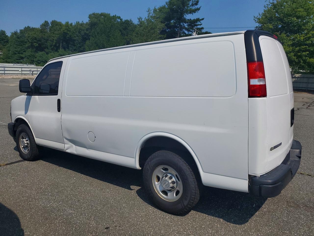 2019 CHEVROLET EXPRESS G2500 — снимка 2