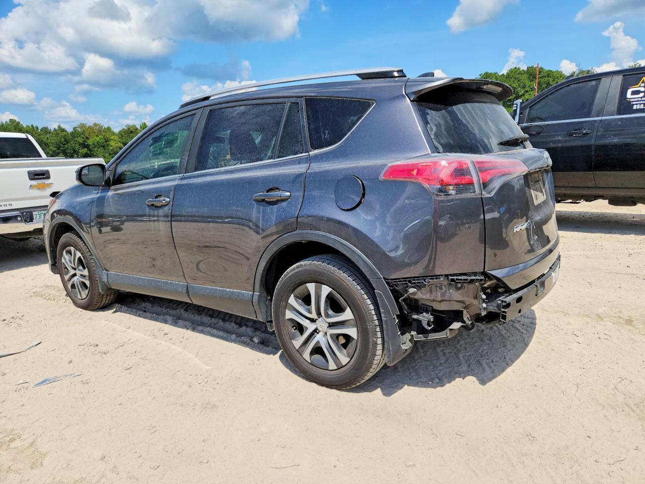 2017 TOYOTA RAV4 LE — снимка 2