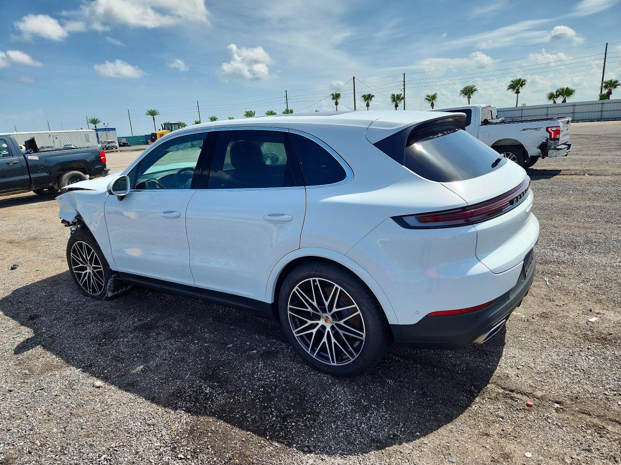 2026 PORSCHE CAYENNE — снимка 2