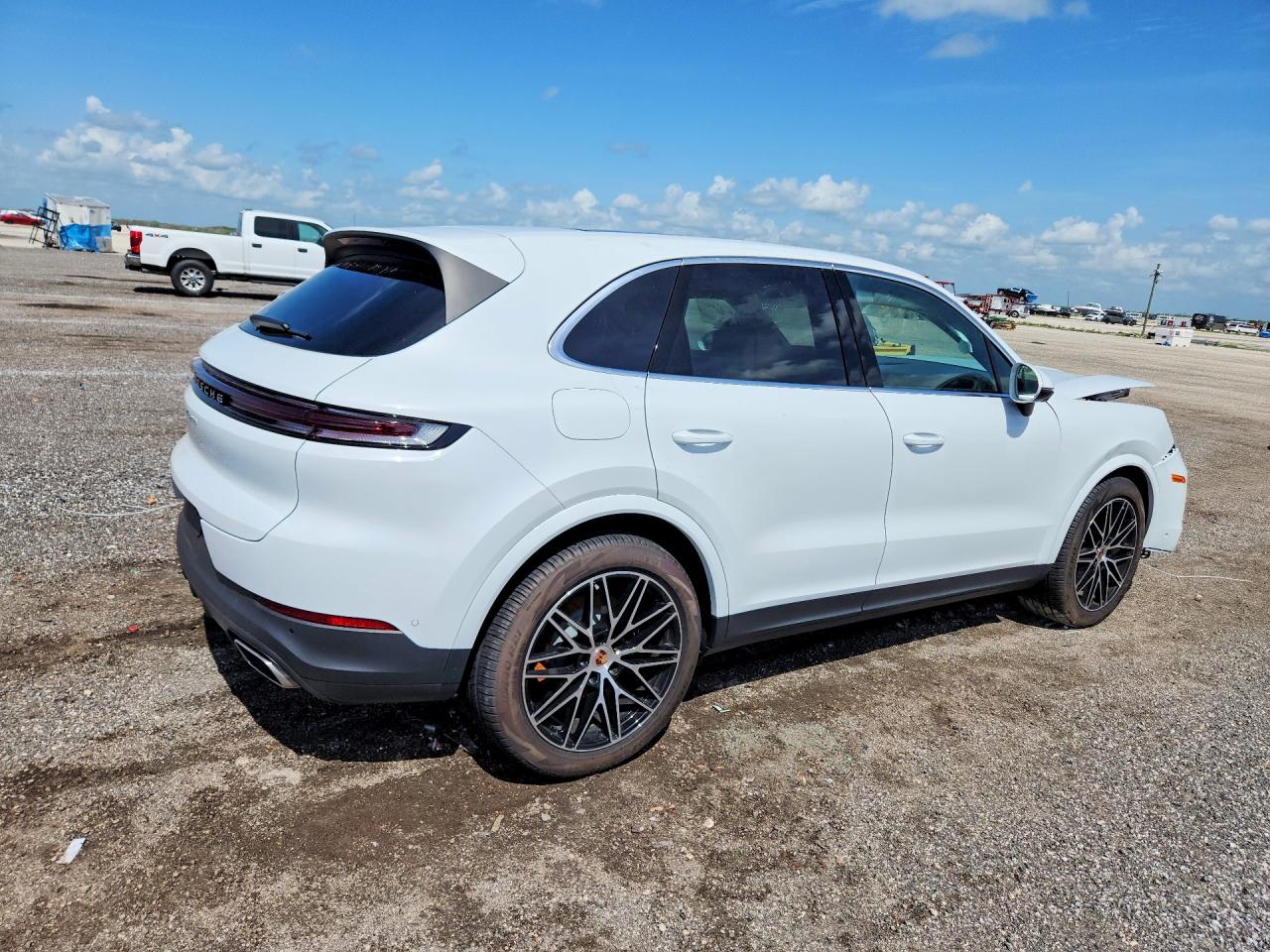 2026 PORSCHE CAYENNE — снимка 3